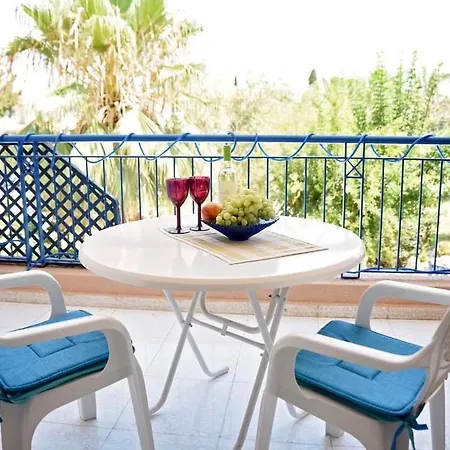 Paradise Gardens With A Large Terrace 파포스