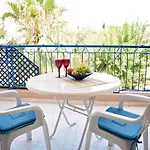 Paradise Gardens With A Large Terrace פאפוס