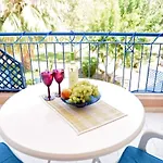 Paradise Gardens With A Large Terrace דירה
