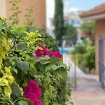 Paradise Gardens With A Large Terrace פאפוס